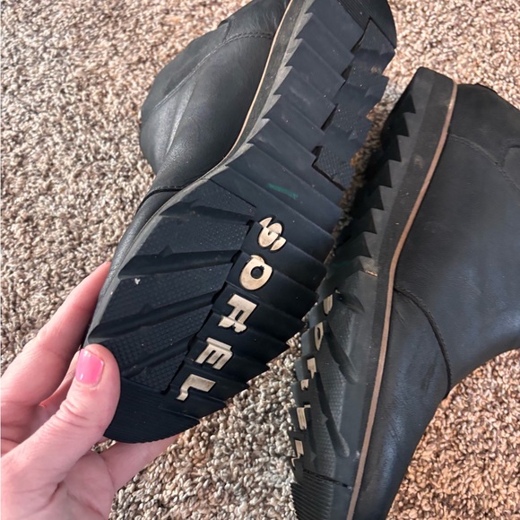 Sorel Ankle Chelsea Boot - Picture 3 of 9